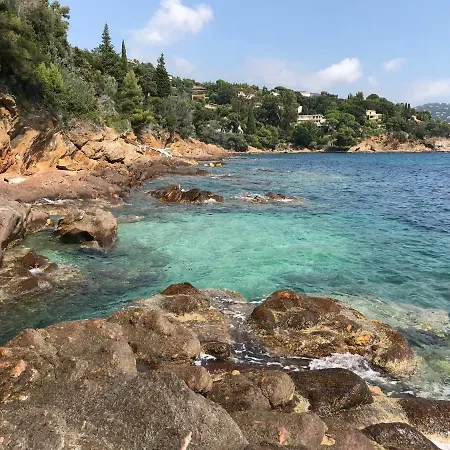 - Le Paradou * Rayol-Canadel-sur-Mer