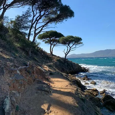 - Le Paradou Le Rayol-Canadel-sur-Mer