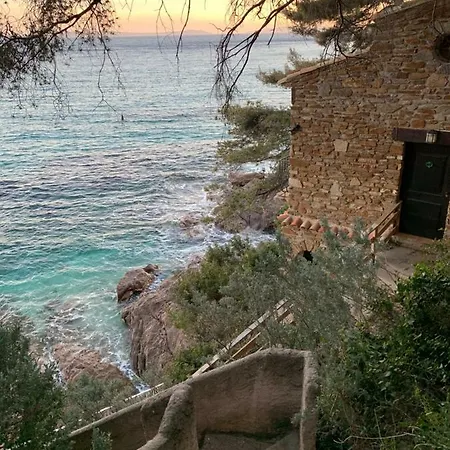 - Le Paradou * Le Rayol-Canadel-sur-Mer