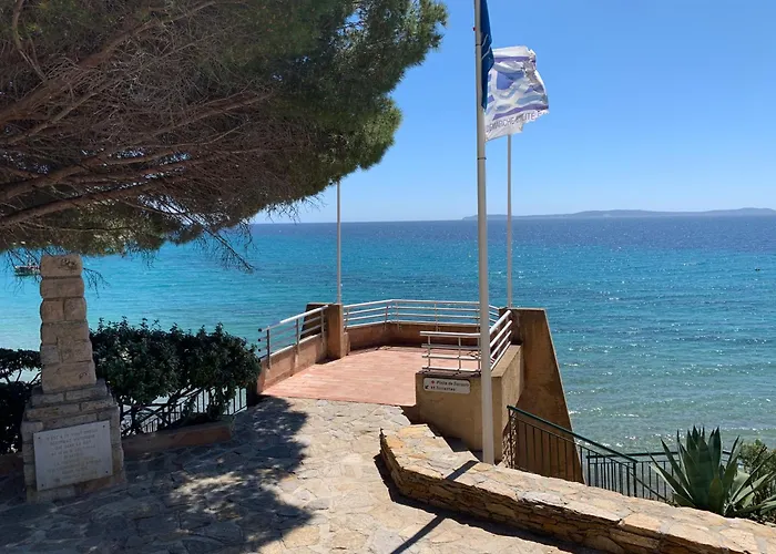 - Le Paradou Apartment Le Rayol-Canadel-sur-Mer
