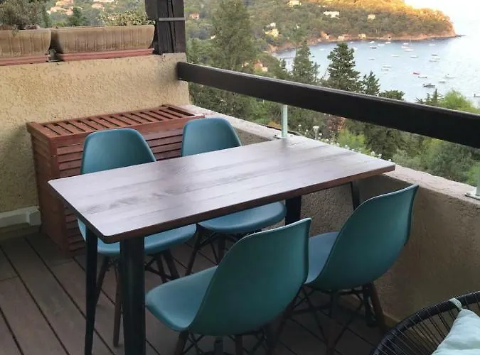 - Le Paradou Apartment Le Rayol-Canadel-sur-Mer